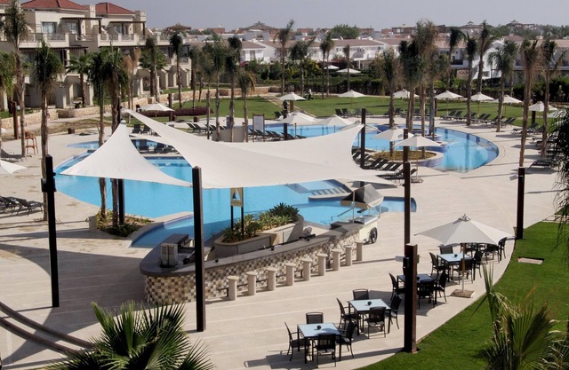 Golf & Beach Dream Stay Near Red Sea & Marina l 2 Pool-view Rooms w/Spa Access