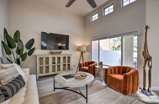 Golf Course View, Community Perks: Surprise Home