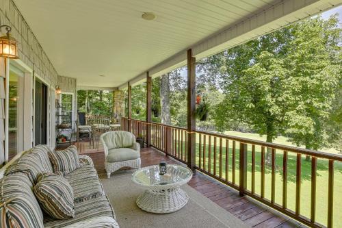 Golf, Hike and Explore Blue Ridge Mtn Haven with Deck