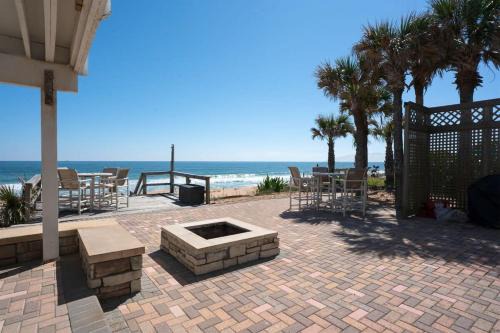 Gone Coastal - Oceanfront Home with a Hotub