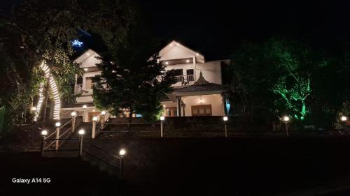 Good land , blue mist resorts