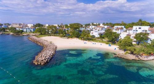 Gorgeous 1 Bedroom Gem at Negril 7Miles Beach Point Village