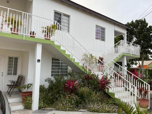Gorgeous 2-Bed Apartment 3 in St Johns cosy