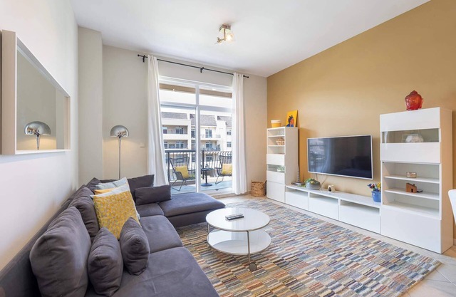 Gorgeous 2-Bedroom Apartment in Norton Court, Motor City