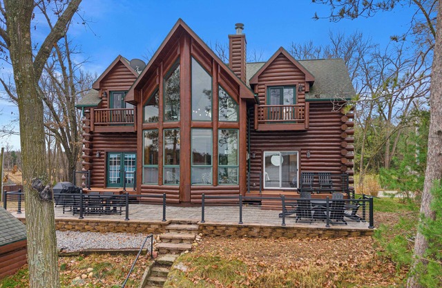 Gorgeous 3-bedroom house on Silver Lake in Wautoma, WI