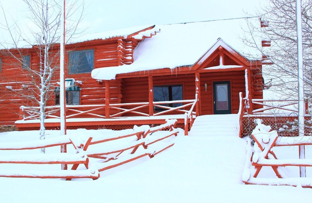 Gorgeous 3 Bedroom Multi-Level Log Cabin With Grand Teton Views!