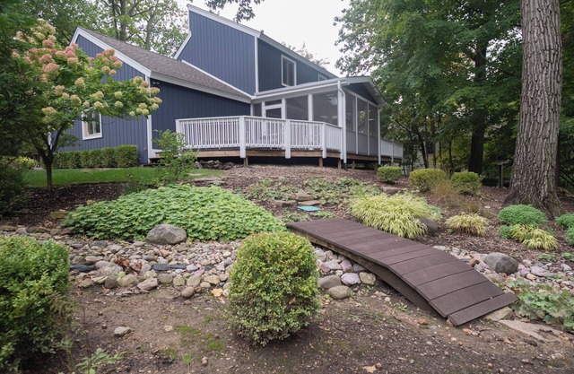 Gorgeous 4 BDR Home in Popular Abbey Springs! Tons of Onsite Resort Amenities