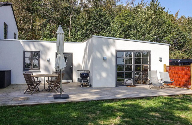 Gorgeous apartment in Allinge with WiFi