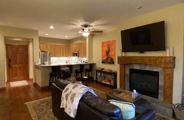Gorgeous Beaver Creek 2 bed 2 bath condo at the Lodge at Brookside