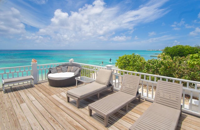Gorgeous Caribbean 5 Bedroom House Right on the Beach!
