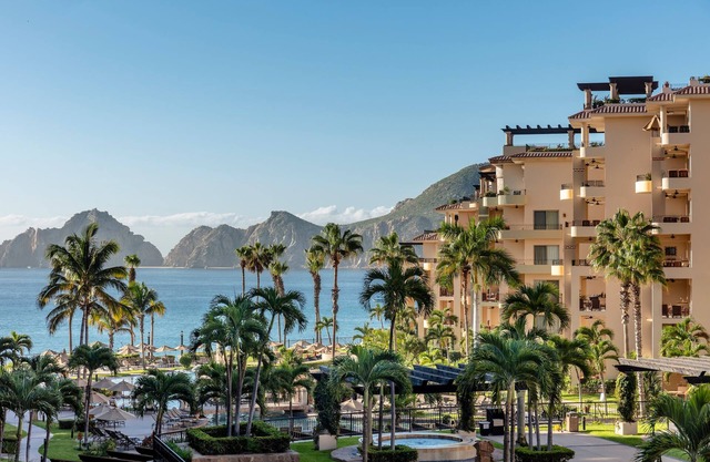 Gorgeous decor and views! Access to all the amenities the resort offers!