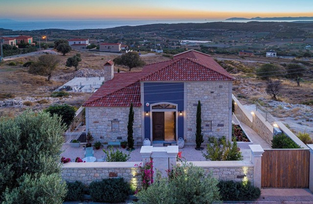 Gorgeous Duplex Villa with Chios View