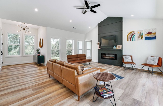 Gorgeous Harrison Getaway w/Patio & Kayak!