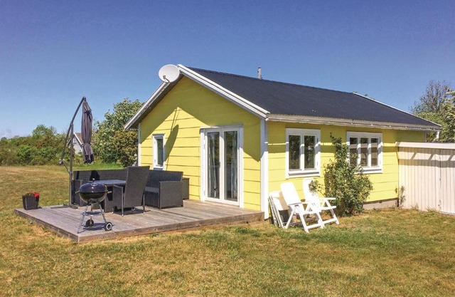 Gorgeous Home In Löttorp With Wifi