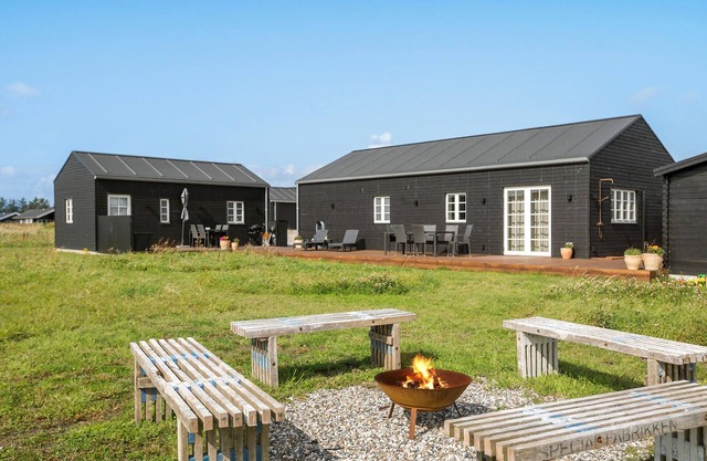 Gorgeous home in Løkken with WiFi