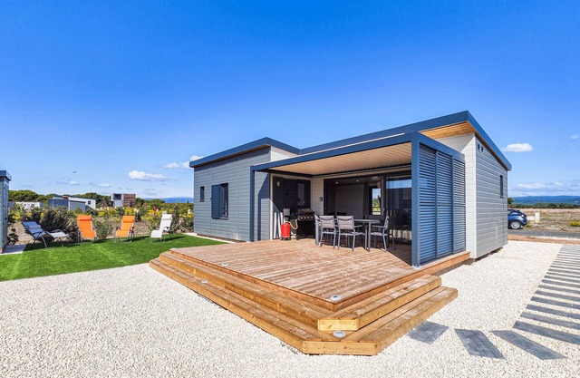 Gorgeous home in Olonzac with kitchen