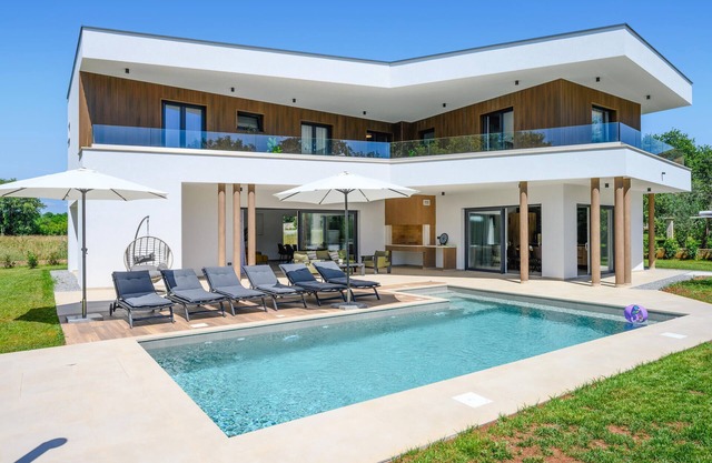 Gorgeous home in Sisan