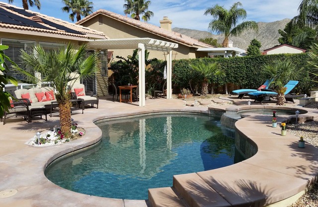 Gorgeous, light, airy, spacious 2 bedrooms, 2 bath home with Pool/SPA