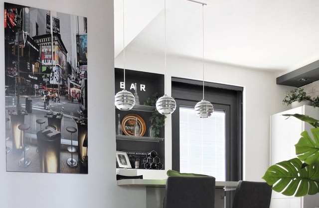 Gorgeous Modern Penthouse! Two-room apartment for singles or couples with terrace