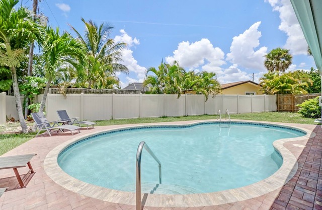 Gorgeous Private Heated Pool Home near the beaches