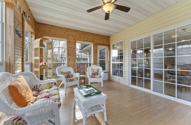 Gorgeous Private Lake Taneycomo Home! Home away from Home!