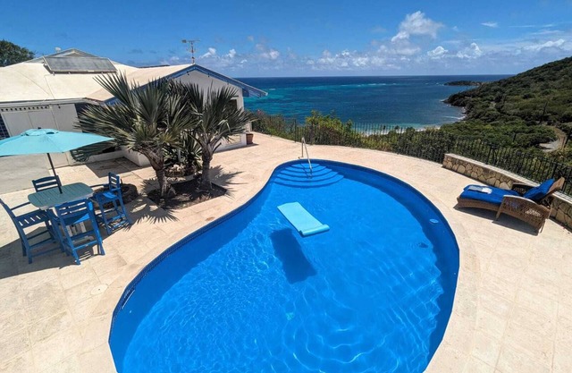 Gorgeous Private Pool And Ocean Views Await!