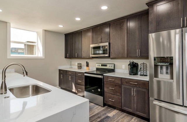 Gorgeous Remodeled Studios! # 8