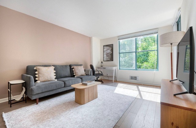Gorgeous South Beach 1BR w/Pool & Gym, nr AT&T Park, by Blueground