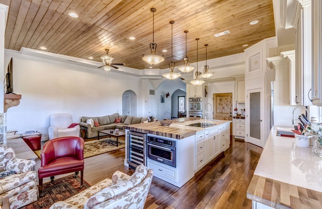 Gorgeous Spanish Colonial near mountain trails
