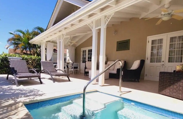 Gorgeous Three Bedroom in Secluded Area