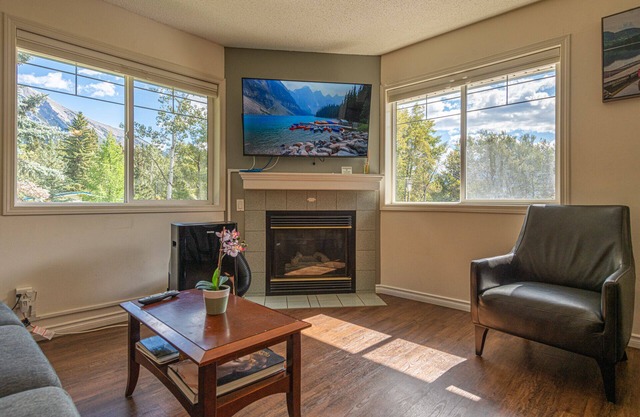 Gorgeous view 2 Storey Townhouse 2 BR/1.5 Bath, A/C, Hot Tub, Fire Pit
