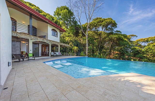 Gorgeous Villa with Breathtaking Ocean Views