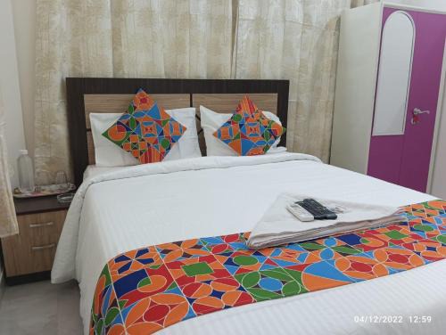 Goroomgo The Moon Residency Kolkata Near Bus Stand - Restaurant & Parking With Fully-Air-Conditioned hotel at Prime Location,