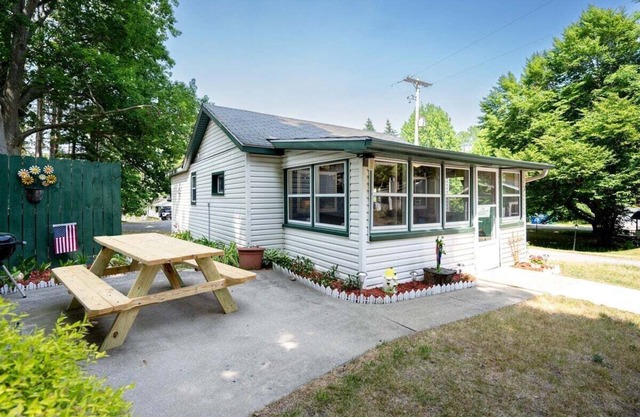 Goshorn Lake Resort Cottage #7