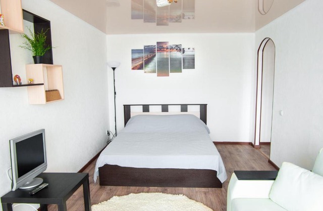 Gosti Magnitki Apartment Suvorova 106