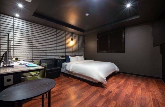 Goyang Stay Bishop Hotel