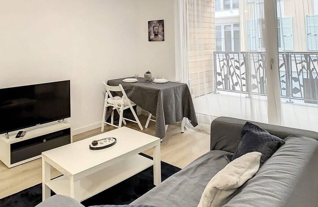 Grand Appart spacieux terrasse parking 2pers wifi