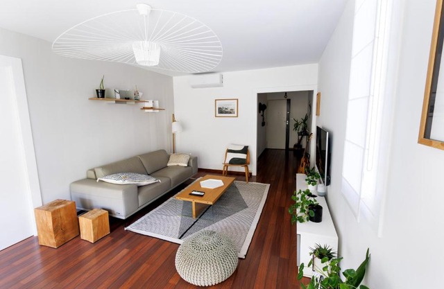 Grand appartement T2, lumineux, au calme, au pied des Calanques, proche Mer