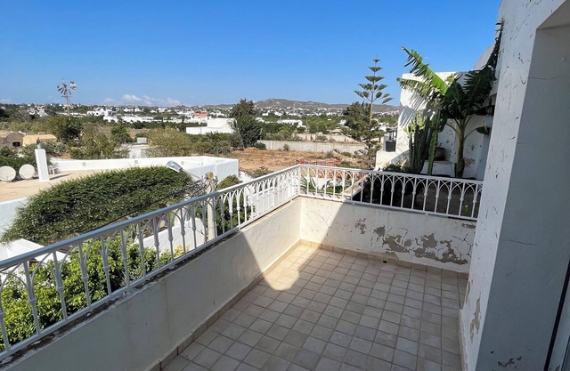 Grand Appartement Typique Arabesque Avec des Belles Terrasses Proche de la mer