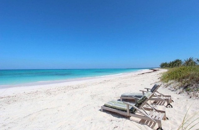 Grand Beachfront Estate on Five Private Acres w/Kayaks, Hammocks, Snorkeling