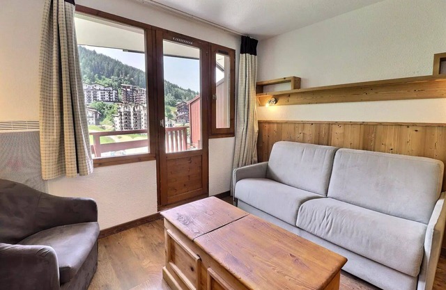 Grand Bois Residence B - CONFORTABLE 2 PARTS, SKIS TO PIEDS AND NEAR TRADE