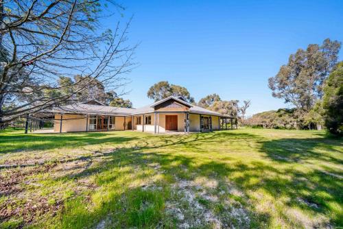 Grand Country Estate 6BR nr Airport