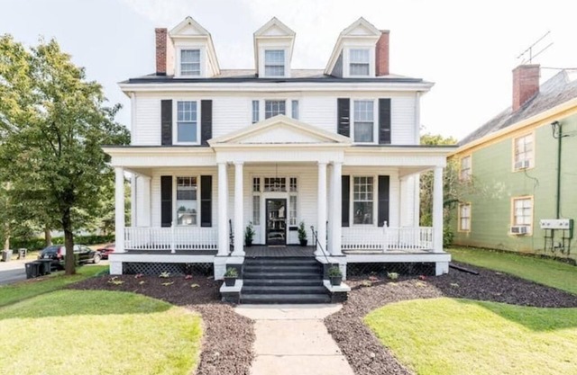 Grand Historic Home Near Downtown w/Rec Room