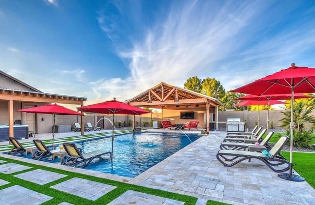 Grand Oasis, 1/2 Acre High-End Haven, Near Golf!
