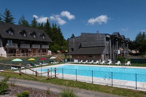 Grand studio 6 pers. Super Besse, Résidence *