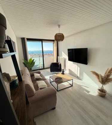 Grand T2 cosy et lumineux face à l'étang