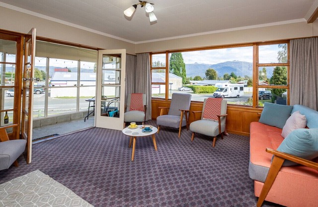 Grand View - Te Anau Holiday Home