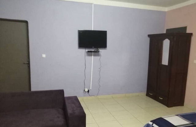 Grande Chambre Américaine Meublée à Alibandeng-libreville