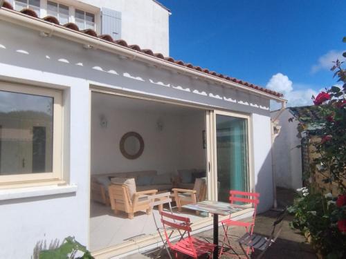 Grande maison familiale, 9 pers., à 1800m de la plage, avec terrasses, clim, et équipements complets - FR-1-778-19