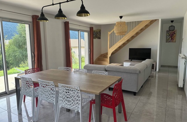 Grande Maison de Village Idéale Pour se Retrouver en Famille ou Entre Amis
